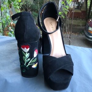 bamboo Platform Sandals with flowers